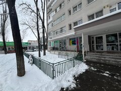 Piata Veteranilor, Militari, Iuliu Maniu, 50 m fata de metrou Lujerului